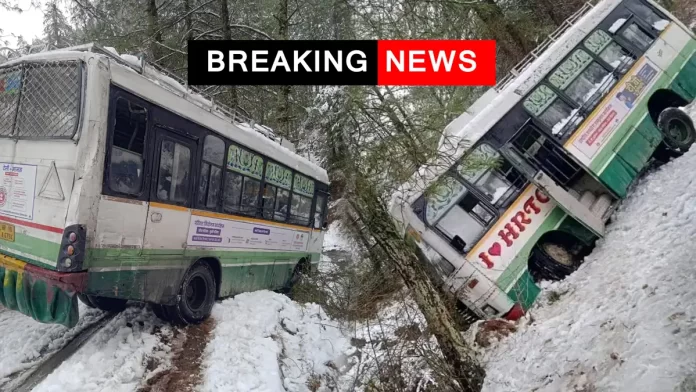 HRTC bus slipped in snow Rohru Shimla